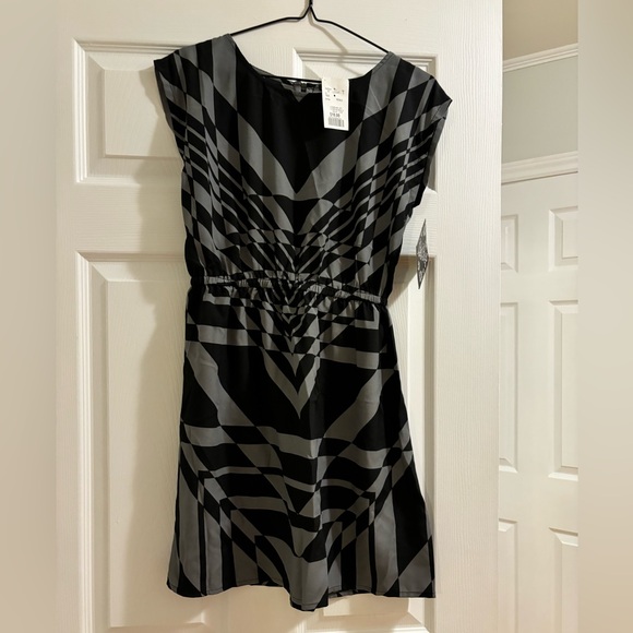 SM -NWT Mini Dress - Picture 1 of 2